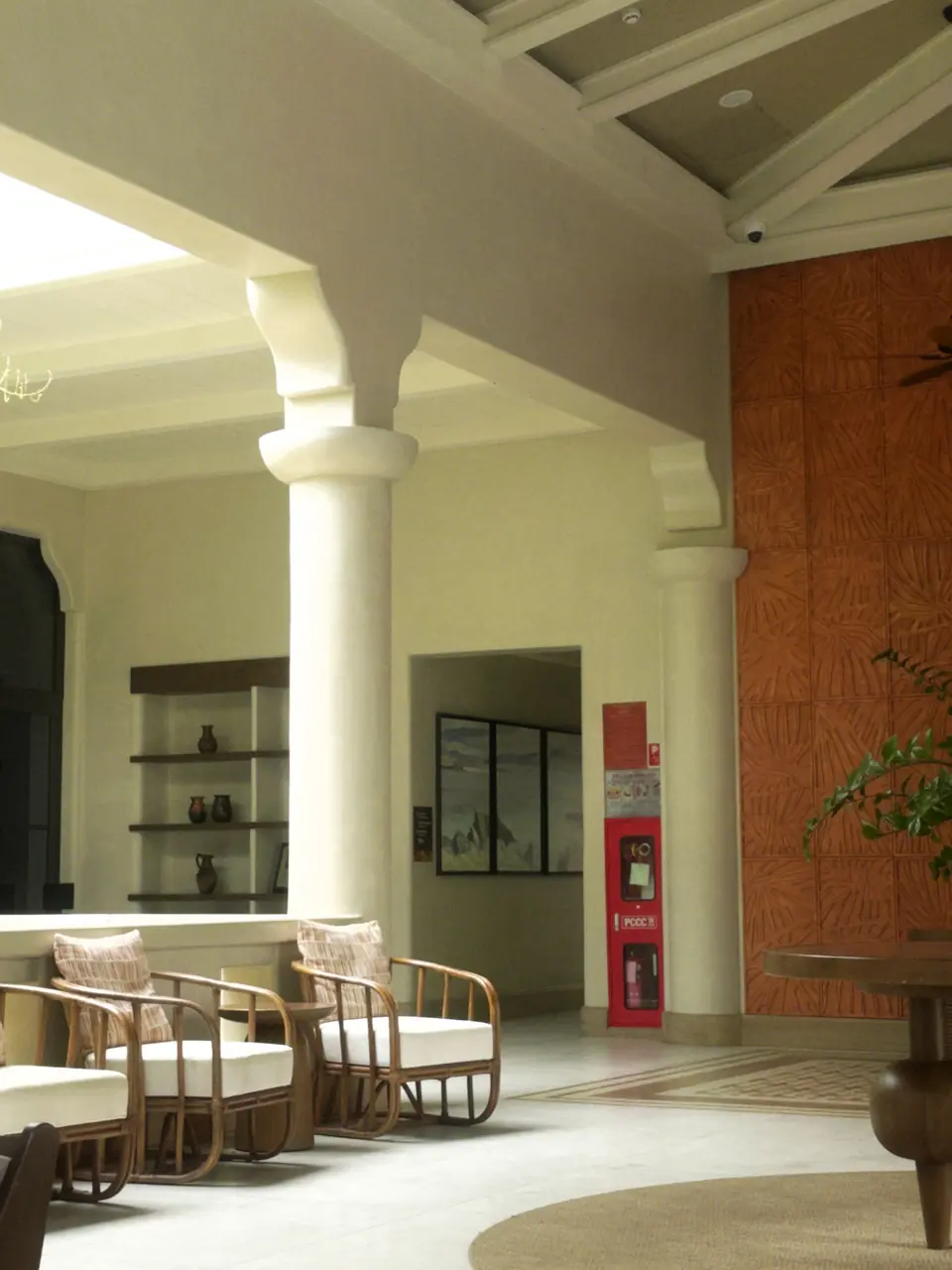 Oakplain Creative Mediterranean-inspired Resort Architecture